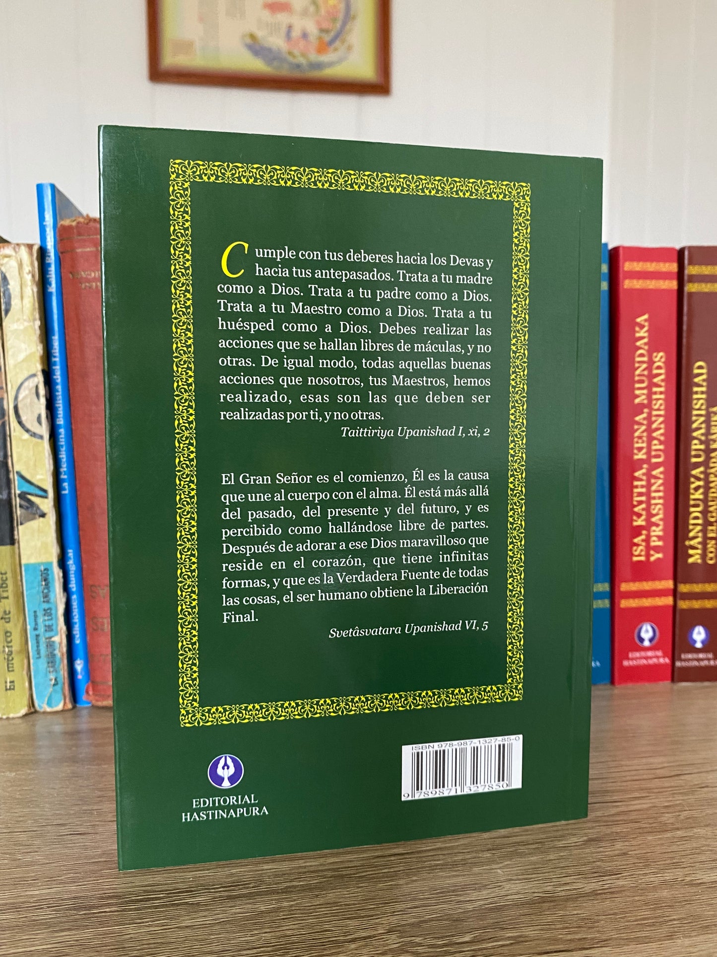 Svetâsvatara, Taittiriya y Aitareya Upanishads