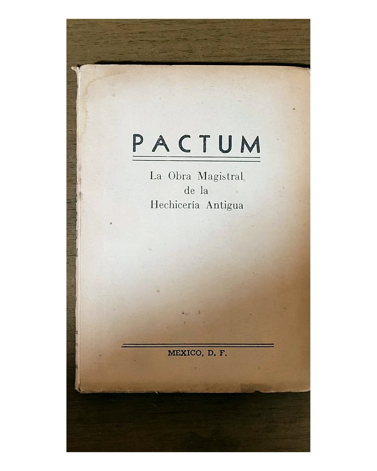 Pactum: La Obra Magistral de la Hechicería Antigua — pagina_titulo